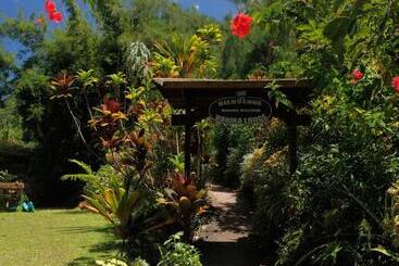 Vanira Lodge