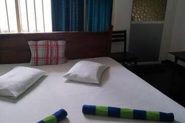 민박 Mirissa Beach House