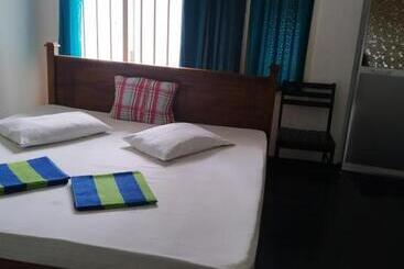 Bed and Breakfast Mirissa Beach House
