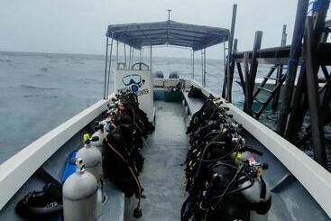 پانسیون Maratua Dive Center And Lodge