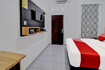 هتل Oyo 91203 Naufal Residence Syariah