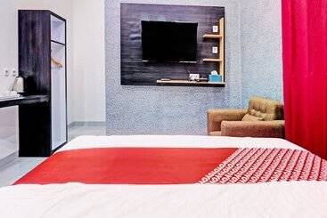 هتل Oyo 91203 Naufal Residence Syariah