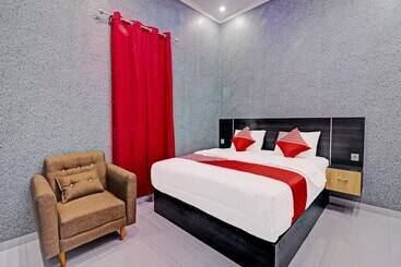 هتل Oyo 91203 Naufal Residence Syariah