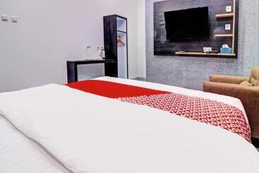 هتل Oyo 91203 Naufal Residence Syariah