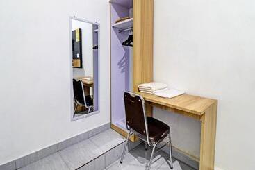 هتل Oyo 91203 Naufal Residence Syariah