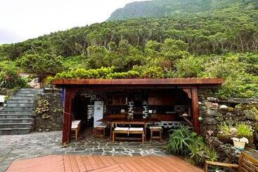 پانسیون Caldeira Guesthouse