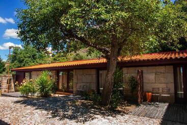 پانسیون Casal De Tralhariz   Turismo De Habitacao