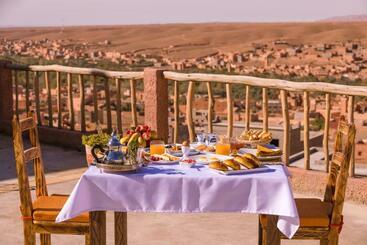 مبيت وإفطار Riad Tumast