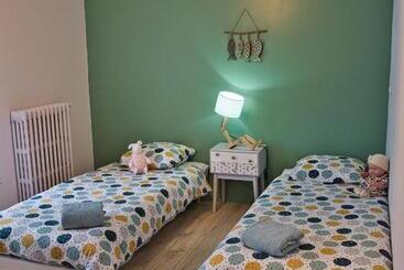 مبيت وإفطار La Jacarandière