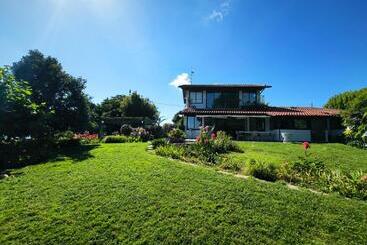 تختخواب و صبحانه Versilia   Pietrasanta   Le Colmate Guesthouse