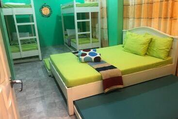 酒店 Airusxander Front Beach Resort