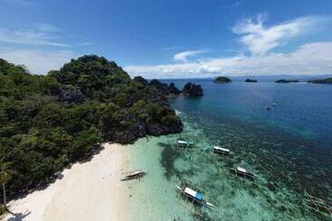 酒店 Airusxander Front Beach Resort