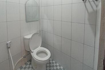 هتل Reddoorz Syariah Near Sentani City Square
