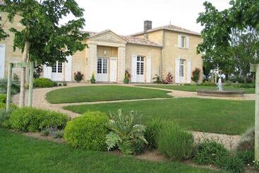 هتل Château Belles Graves