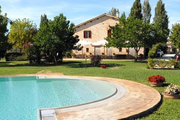 هتل Agriturismo Le Due Torri Ponte Pazienza