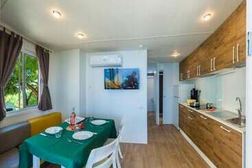 هتل Camping Le Palme Campground