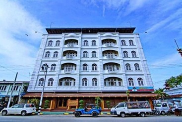 هتل Dingar