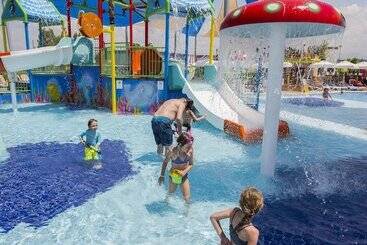 Dream World Aqua Hotel   All Inclusive