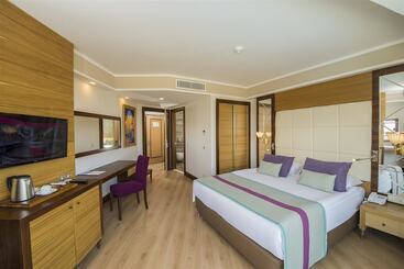 Dream World Aqua Hotel   All Inclusive