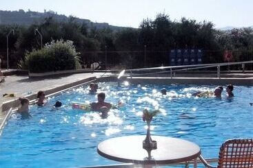 هتل Eria Resort Accessible Holidays