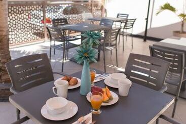 هتل Hôtel Select Réunion