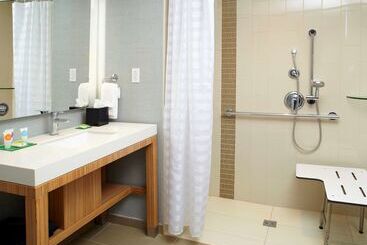 هتل Hyatt Place Miami Airport East