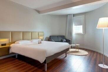 هتل Ibis Budget La Roche Sur Yon Vendespace