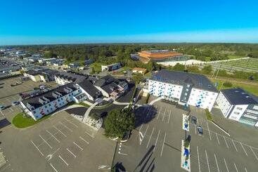 هتل Ibis Budget La Roche Sur Yon Vendespace