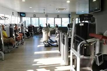 هتل Ibis Budget La Roche Sur Yon Vendespace