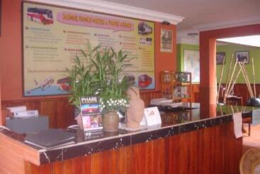 هتل Jasmine Lodge