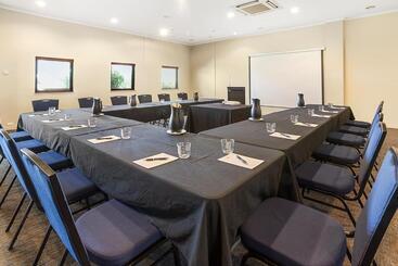 هتل Karratha International