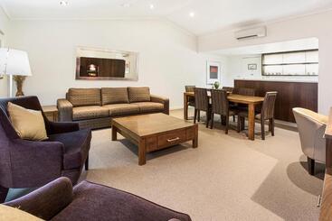 هتل Karratha International