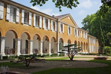 هتل La Bastide En Gascogne