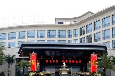 هتل New Century Resort Wenzhou Golden Coast