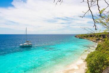 هتل Resort Bonaire