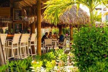 هتل Resort Bonaire