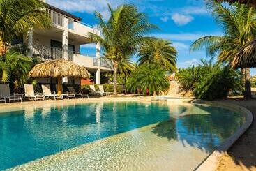 هتل Resort Bonaire