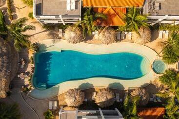 هتل Resort Bonaire