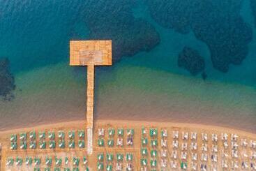 酒店 Orka Lotus Beach