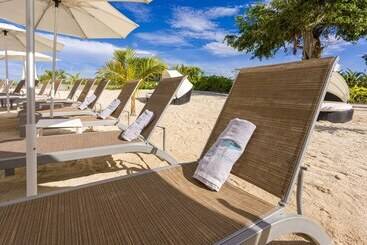 هتل Sonesta Ocean Point Resort All Inclusive Adults Only