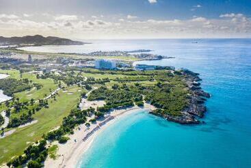 هتل Sonesta Ocean Point Resort  All Inclusive   Adults Only