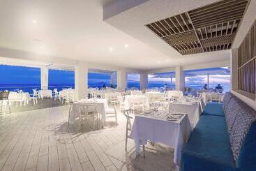 هتل Sonesta Ocean Point Resort  All Inclusive   Adults Only