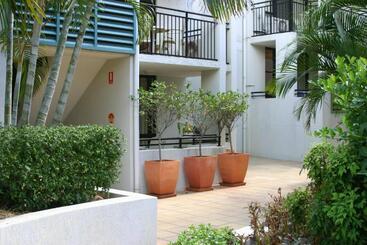 هتل Spring Hill Mews Apartments