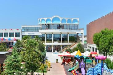 هتل Te Stela Resort & Spa