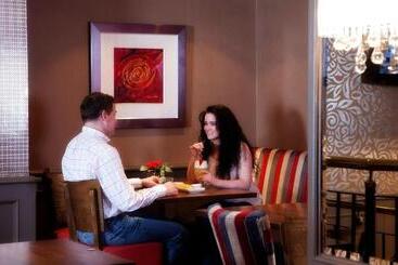 هتل The Lodge