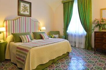 هتل Villa Cimbrone