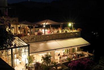 هتل Villa Cimbrone