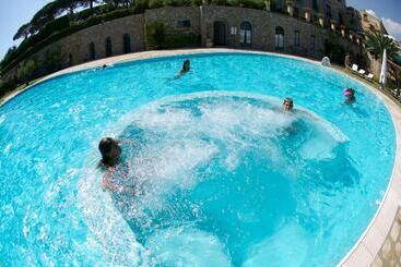هتل Villa Cimbrone