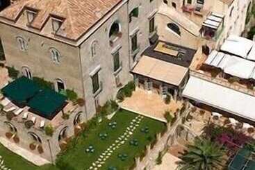 هتل Villa Cimbrone