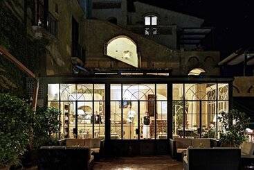 هتل Villa Cimbrone